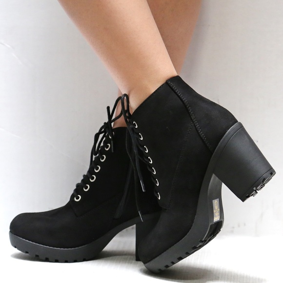 New Black Lace Up Combat Lug Ankle Boots Booties - Picture 2 of 4